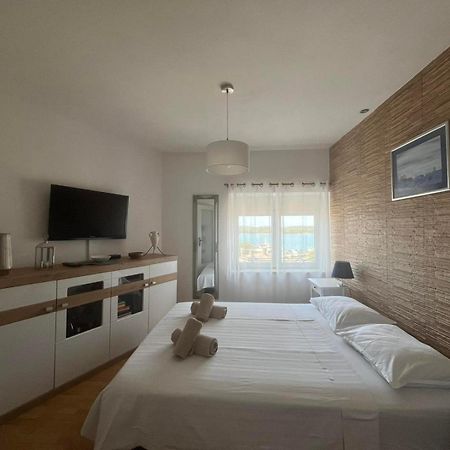 Apartment Arena Akvileja بولا المظهر الخارجي الصورة